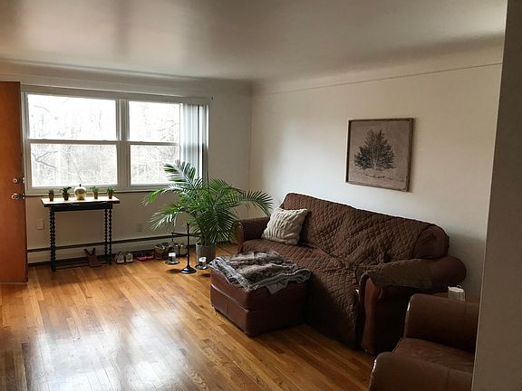 5th image of 2741 Cypress Way APT 4