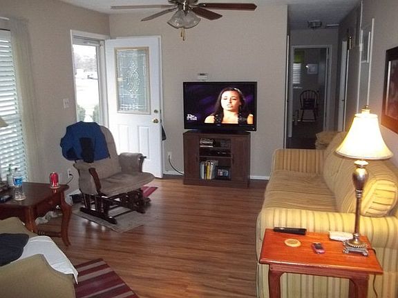 3rd image of 2108 Dickey Dr