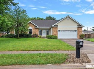 575 Fleetwood, Sherman, IL 62684