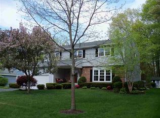 9 Sheffield Dr, Delmar, NY 12054