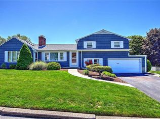 62 Meadowcrest Dr, Cumberland, RI 02864