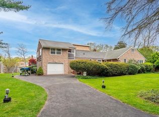 88 Tulipwood Dr, Commack, NY 11725