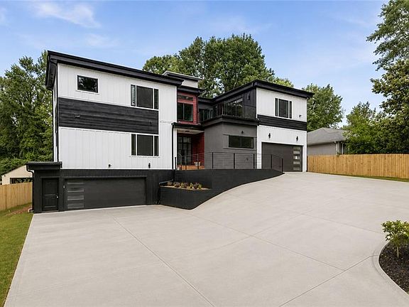 2nd image of 3501 Briarcliff Rd NE