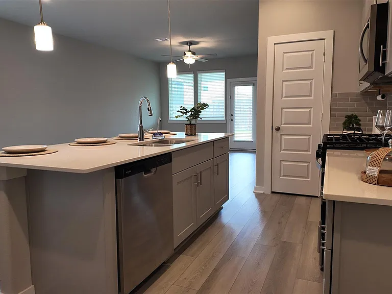 16817 Harvest Grove Ln — Photo 4