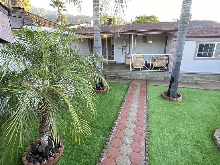 10535 Samoa Ave — Photo 23