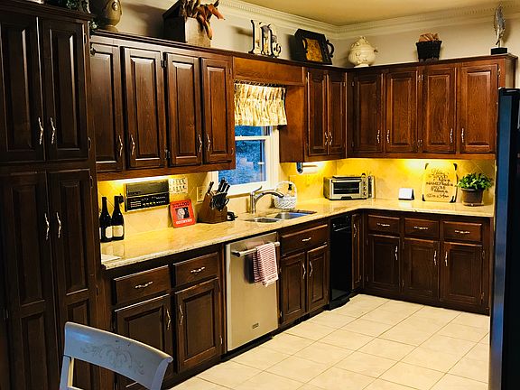 5th image of 670 Willow Knoll Dr SE
