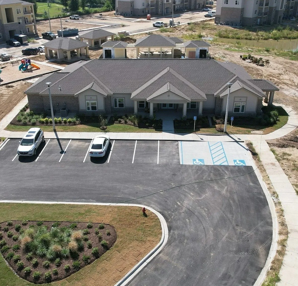 Arbours at Lake Charles — Photo 1