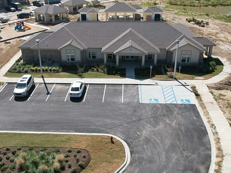 Arbours at Lake Charles — Photo 1