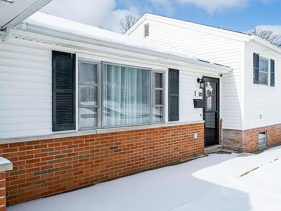 4th image of 135 Greystone Dr