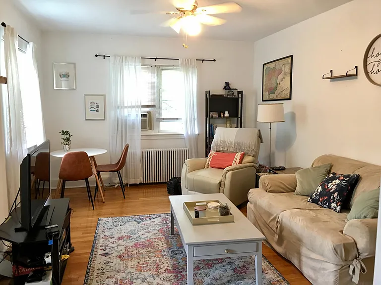 605 N Irving St #22 — Photo 3