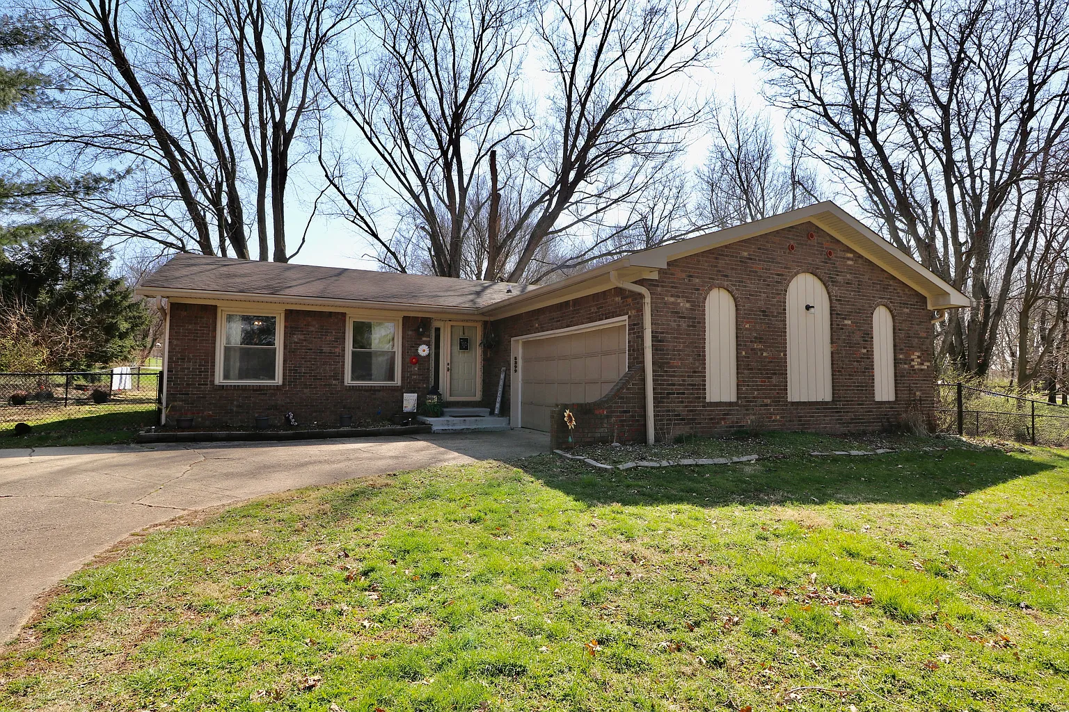 5299 Skyline Ln photo 1