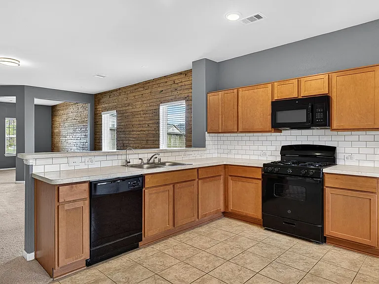 2429 Abbot Brook Dr — Photo 20