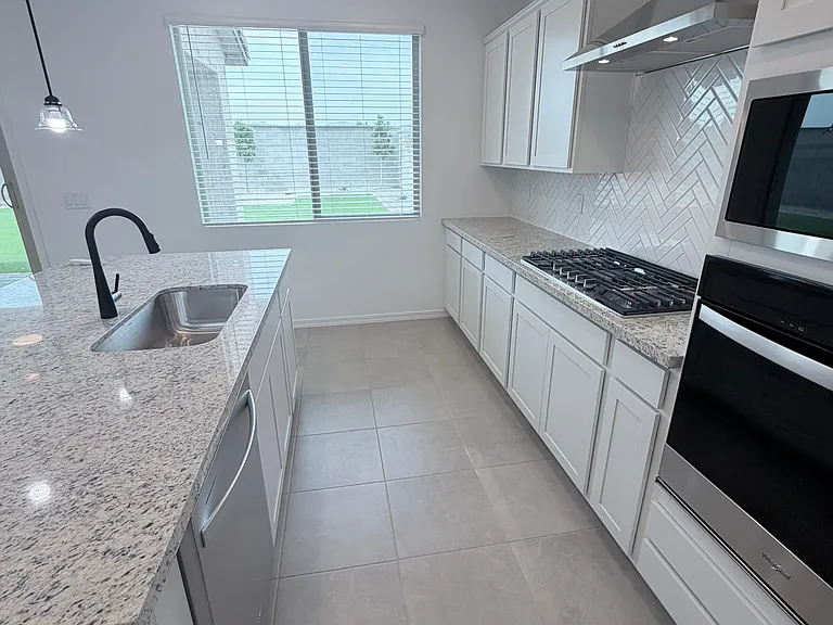 24172 W Raymond St — Photo 15