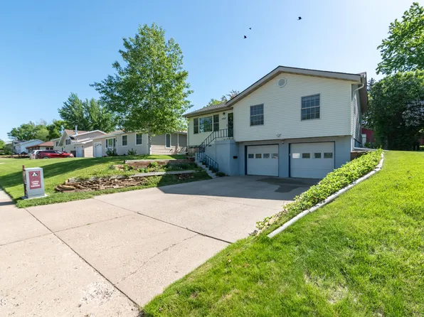 1727 N Griffin St, Bismarck, ND 58501