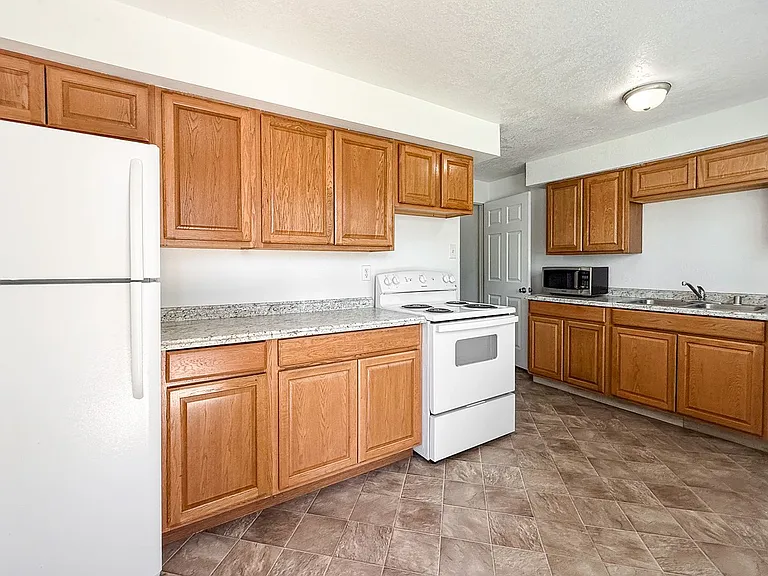 Sun Basin Apartments — Photo 30