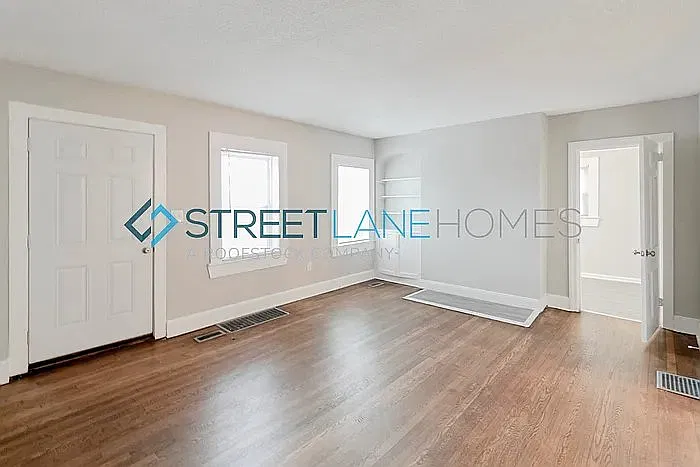 3 bed, 1.0 bath, 1232 sqft, $1,125 — Photo 4