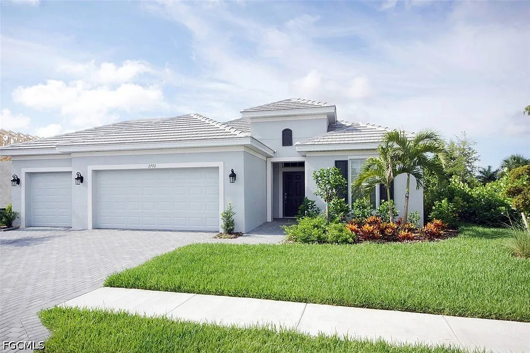 3 bed, 3.0 bath, 2267 sqft, $4,200 — Photo 2