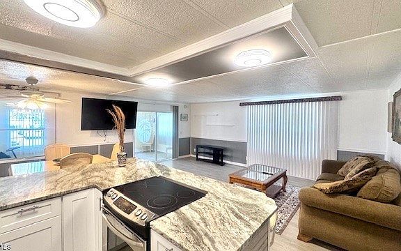 5th image of 5512 Salem Ln