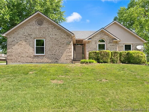8408 Plum Run Drive, Sellersburg, IN 47172