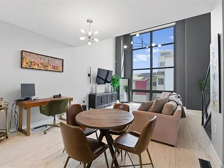 1250 Breuer Mews NW — Photo 6