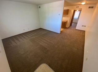 1955 G St #9, Lincoln, NE 68510