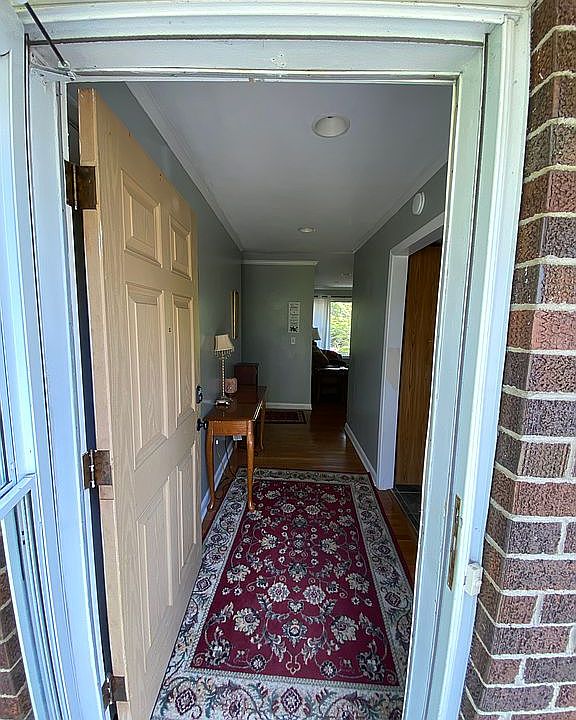 1st image of 513 Longview Dr
