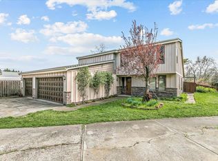 500 Mary Ann Dr, Jacksonville, OR 97530