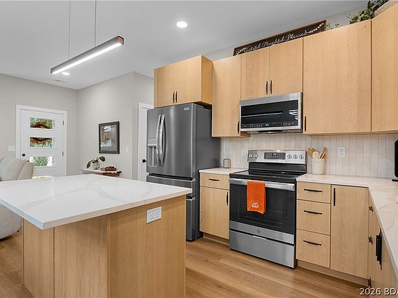 5th image of 516 Grand Point Blvd