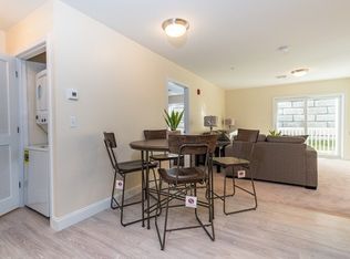 Residences at MacGregor Cut, Londonderry, NH 03053