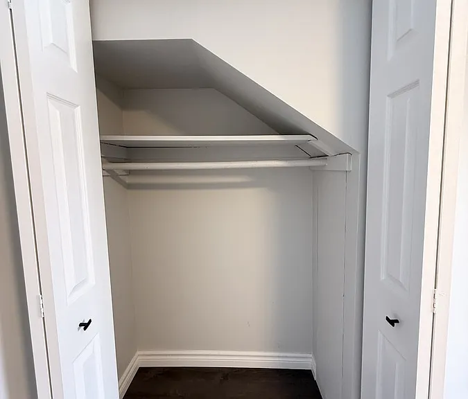 1677 Victoria Ave — Photo 42