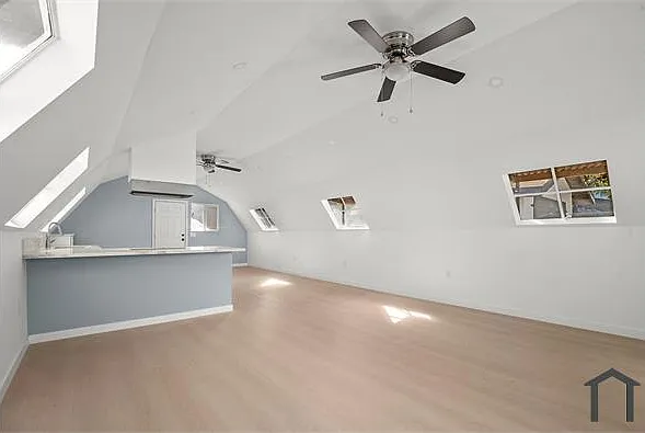 Studio, 700 sqft, $2,000 — Photo 1