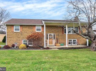 945 Witmer Rd, York, PA 17406
