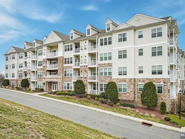 5112 Sanctuary Blvd, Riverdale, NJ 07457