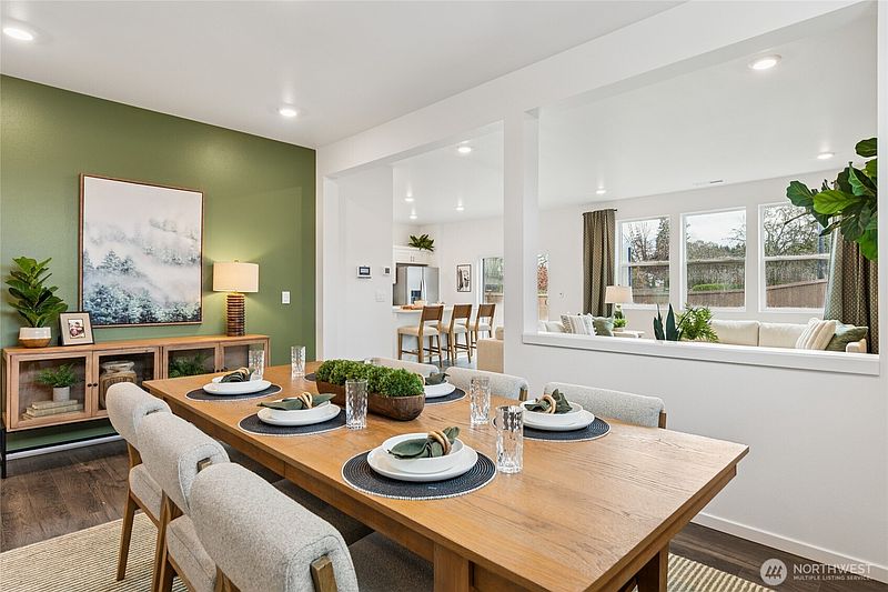 4th image of 577 Hann Street #11