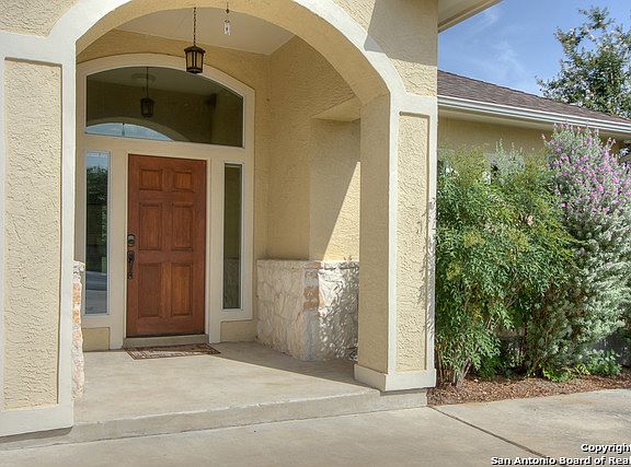 3rd image of 124 Donald Ross Pl