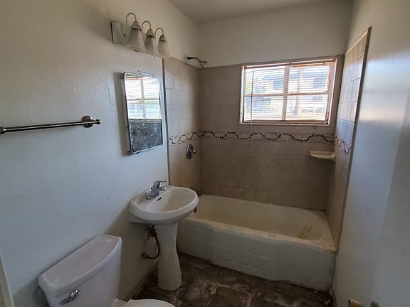 4th image of 9241 S 1st Dr