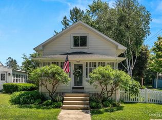 701 Edison St, Geneva, IL 60134