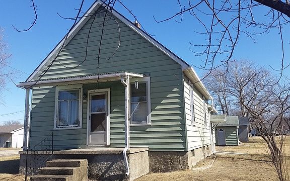 2nd image of 303 S Lincoln Ave