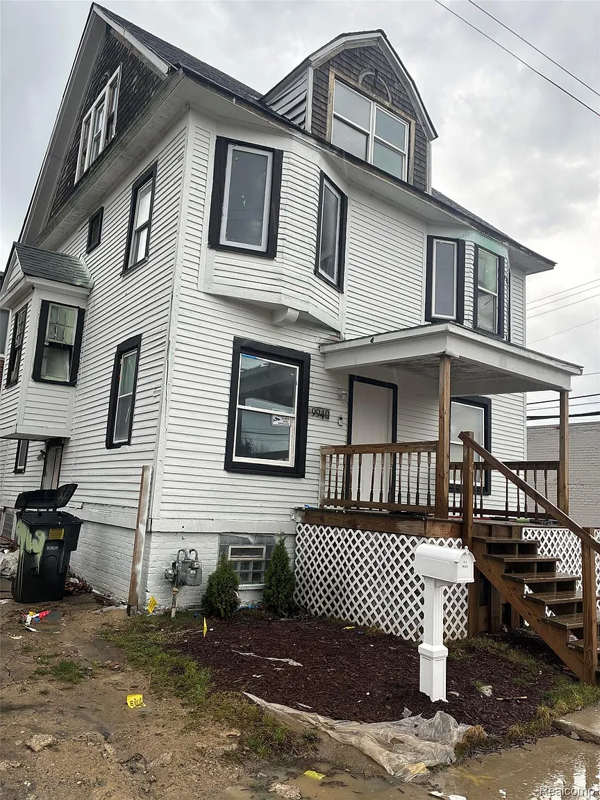 9940 Charlevoix St photo 1