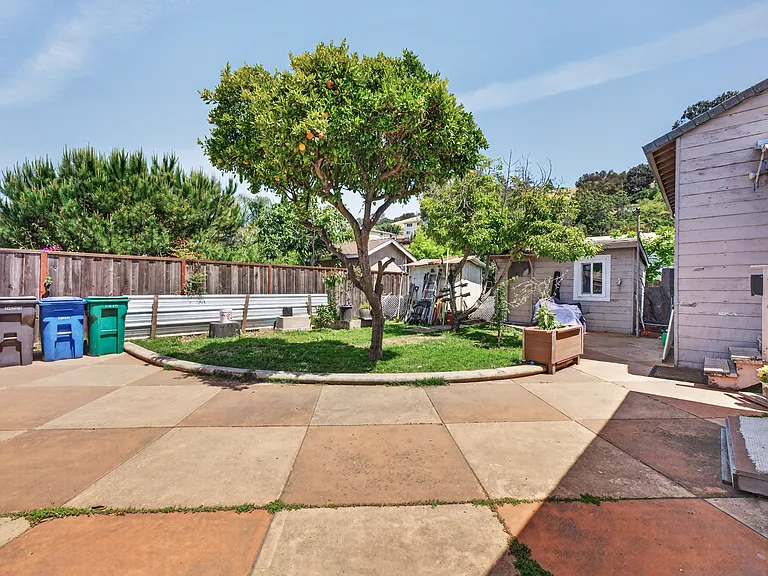 25468 Belmont Ave — Photo 20