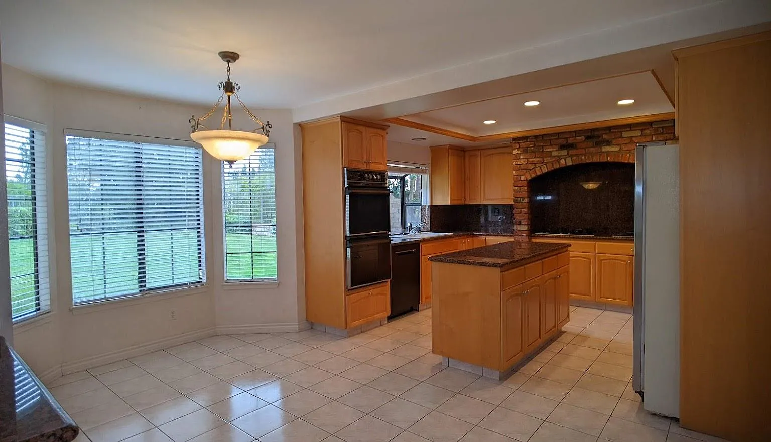 4 bed, 3191 sqft, $5,250 — Photo 4