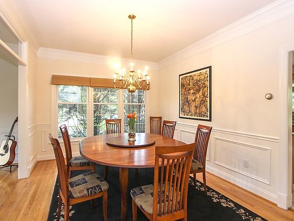 5th image of 10 Martins Ln