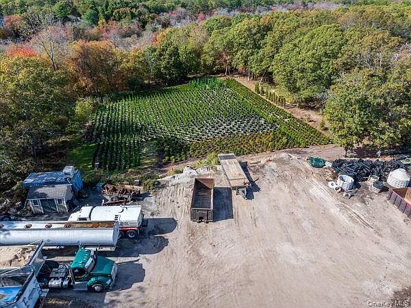 2nd image of 440 Yaphank Middle Island Road