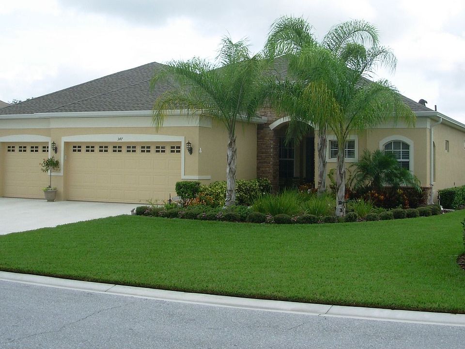Manicured Landscaping