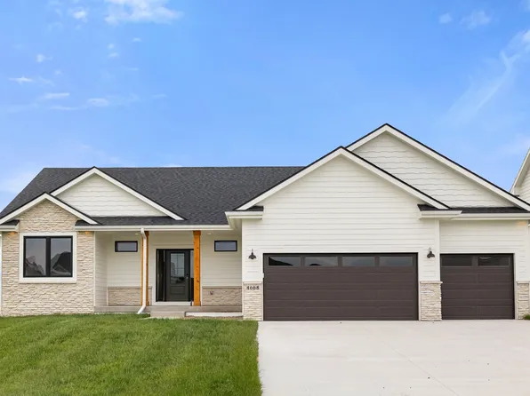 4668 180th St, Urbandale, IA 50323