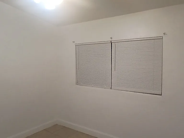 313 Ronnie Cir — Photo 5
