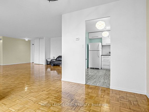 2nd image of 60 Pavane Linkway #403