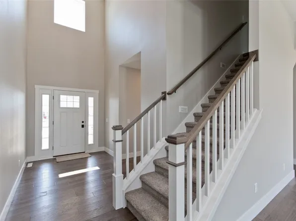 8711 Yeager Ln NE, Cedar Rapids, IA 52402