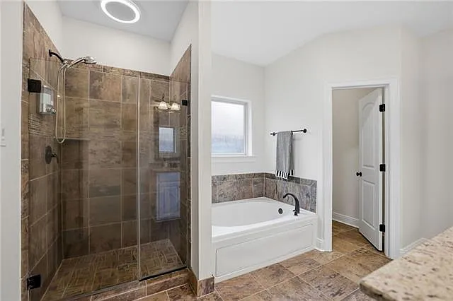8929 Greenleaves Dr — Photo 13