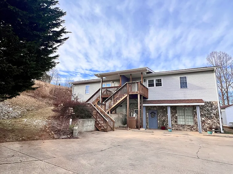 38 Long Meadow Dr #2 — Photo 2